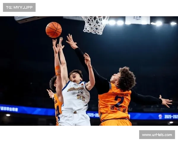 上海男篮30周年庆典夜，姚明李秋平等功勋获颁纪念章